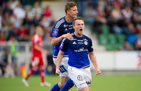 Sundsvalls Rúnar Már Sigurjónsson och Johan Eklund jublar