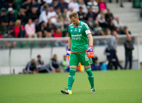 IFK Göteborgs målvakt John Alvbåge deppar