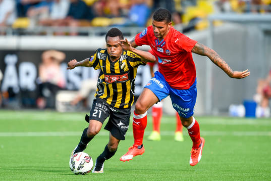 Häckens Nasiru Mohammed och Helsingborgs Jere Uronen