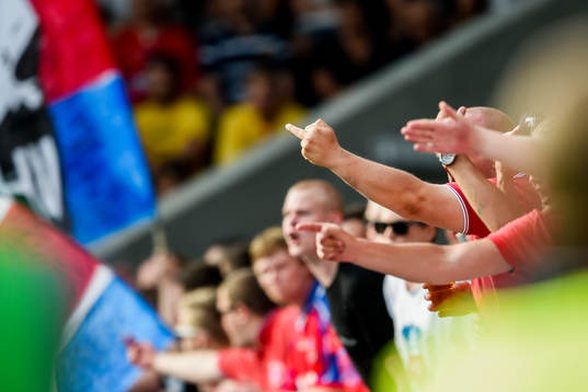 Helsingborgs supportrar visar känslor