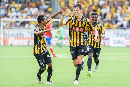 Häckens Nasiru Mohammed och Alexander Jeremejeff firar