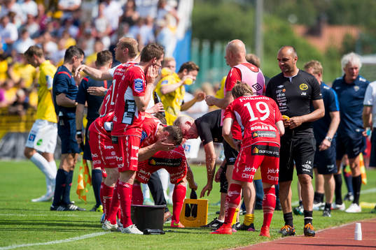 Domaren blåste av för en kollektiv vattenpaus för att