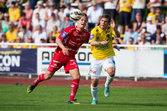 Kamp mellan Falkenbergs Daniel Johansson och Elfsborgs