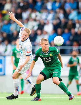 Gefles Martin Rauschenberg i kamp om bollen med Hammarbys