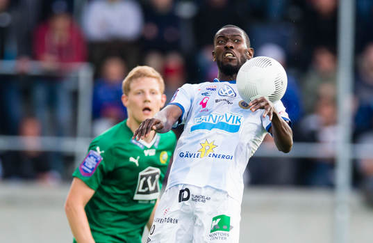 Gefles Dioh Williams och Hammarbys Lars Saetra