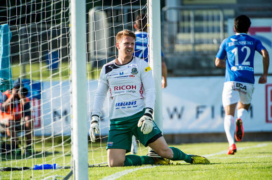 Lunds målvakt Peter Nilsson deppar