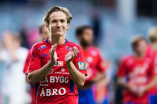 Örgrytes Jakob Lindström jublar