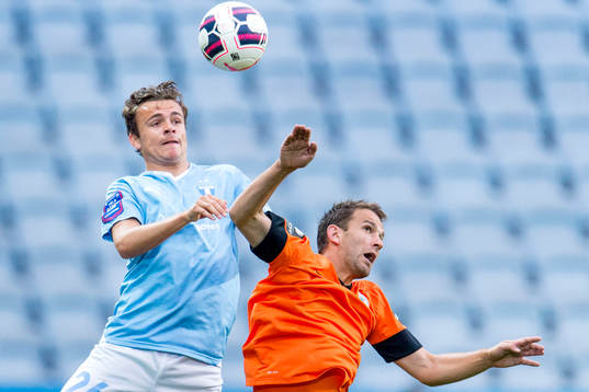 Malmö FFs Andreas Vindheim och Slovan Liberec Marek Bakos