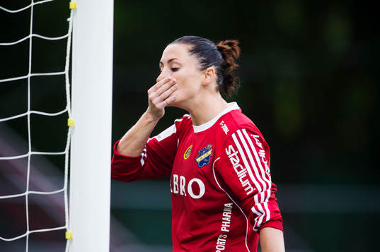 AIKs målvakt Justine Bernier  deppar