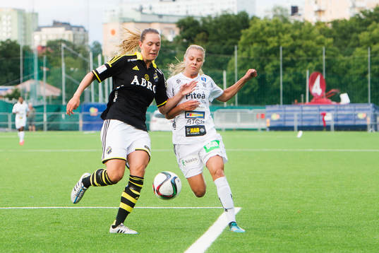 AIKs Jennie Nordin och Piteås Lotta Ökvist