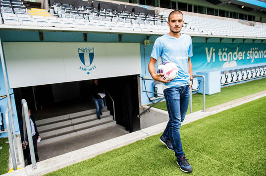 Malmö FF presenterar ett nyförvärv i form av Vladimir