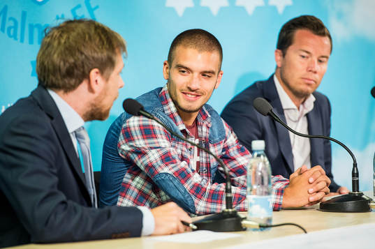 Malmö FF presenterar ett nyförvärv i form av Vladimir