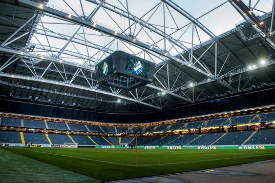 Öppet tak inne på Friends Arena före fotbollsmatchen i
