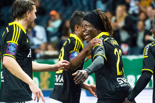 s Mohamed Bangura jublar