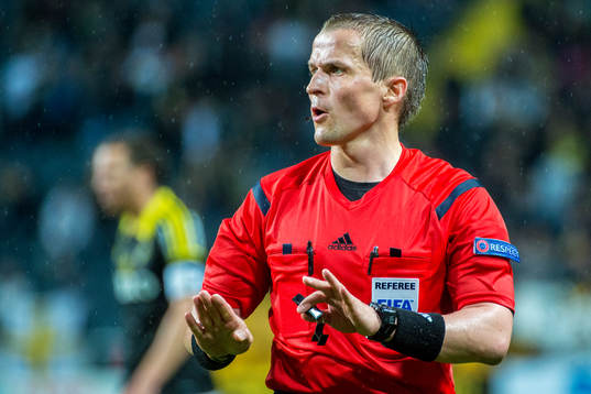 Matchens domare Gunnar Jarl Jonsson