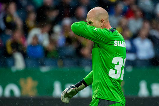 s målvakt Henri Sillanpää deppar
