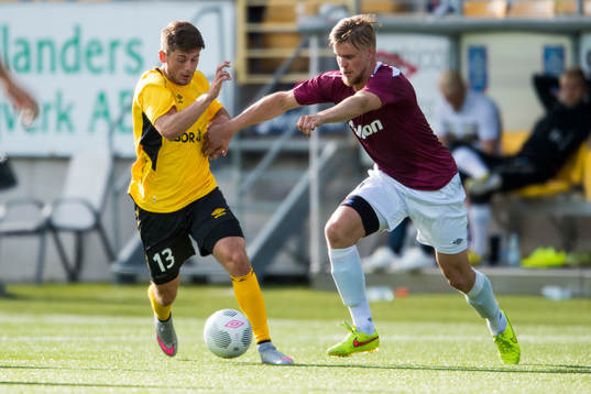 Kamp mellan Elfsborgs Arber Zeneli och Lahtis Henri