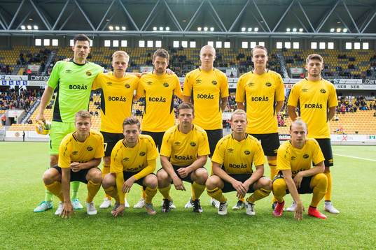 Elfsborgs startelva innan en fotbollsmatch i Europa League