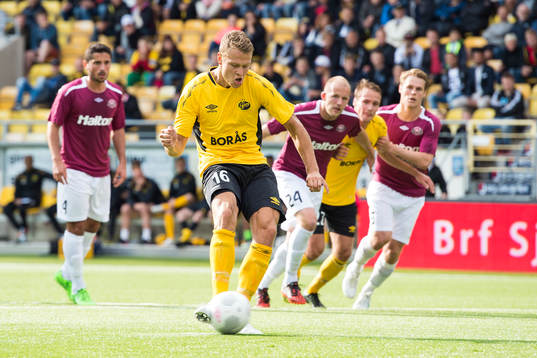 Elfsborgs Viktor Claesson gör 2-0 på straff