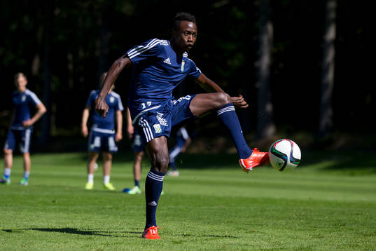 IFK Göteborgs Prosper Kasimunder en fotbollsträning med