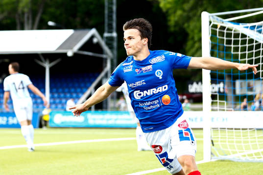 Åtvidabergs Simon Skrabb jublar