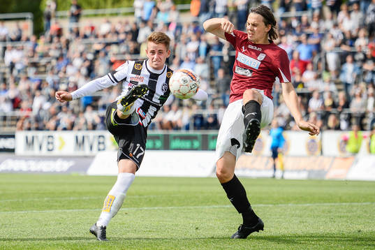 Bläddra bland fler bilder av Fotboll, Division 1 Södra, Landskrona - Qviding