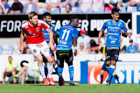 Kalmars David Elm och Halmstads King Osei Gyan