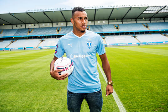 Malmö FF presenterar ett nyförvärv i form av Luis Felipe