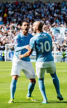 Malmö FFs Agon Mehmeti och Guillermo Molins jublar