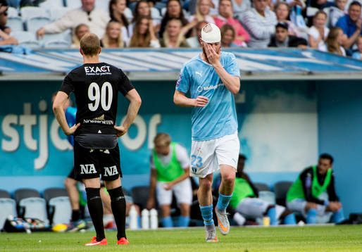 Malmö FFs Jo Inge Berget lindas om huvudet men fortsätter