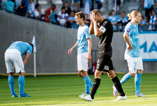 Örebros Robert Åhman Persson deppar med Malmö FFs Magnus