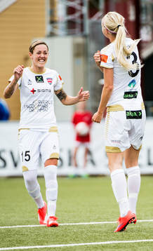 FC Rosengårds Therese Sjögran jublar när Amanda Ilstedt