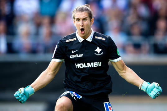 Norrköpings målvakt David Mitov Nilsson jublar