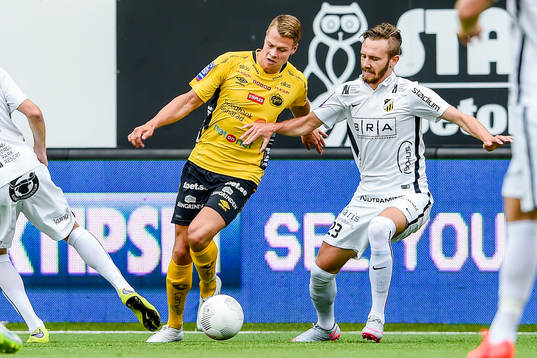 Elfsborgs Viktor Claesson och Häckens Simon Sandberg