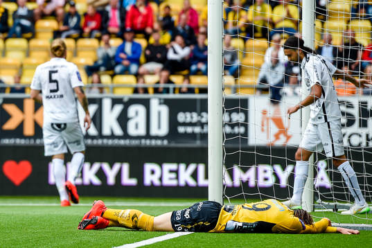 Elfsborgs Simon Hedlund deppar