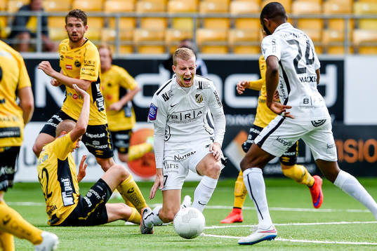 Häckens Simon Gustafson har ont