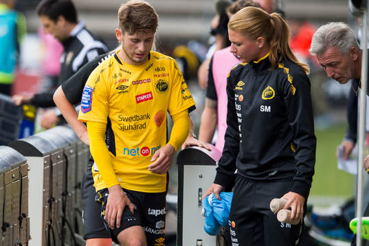 Elfsborgs Arber Zeneli byts ut