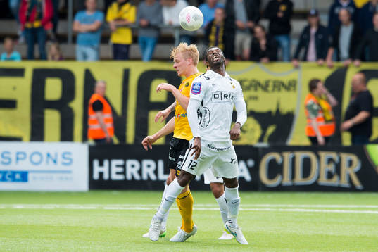 Nickduell mellan Häckens Mohammed Abubakari och Elfsborgs