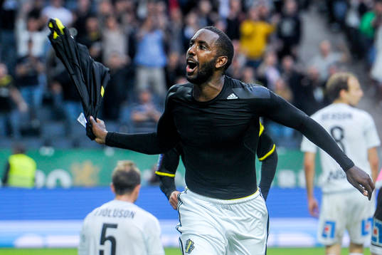 s Henok Goitom firar 3-1
