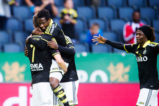 s Fredrik Brustad gör 4-1 och jublar med Ebenezer Ofori