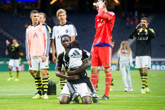 s Dickson Etuhu med sin son