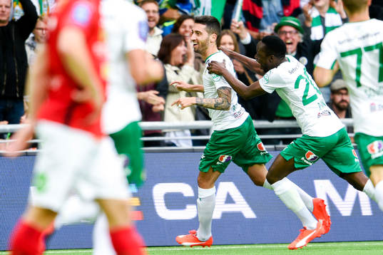 Hammarbys Nahir Besara firar 1-0