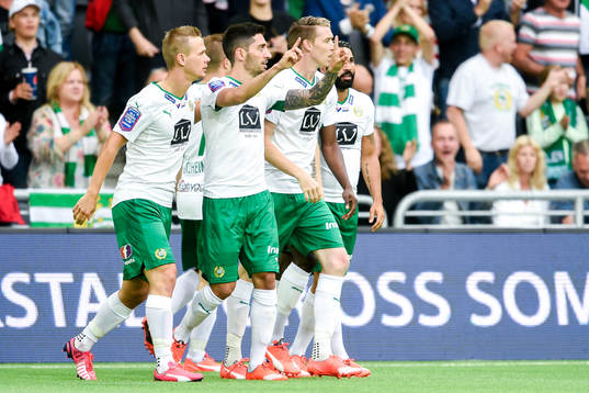 Hammarbys Nahir Besara firar 1-0 med lagkamraterna