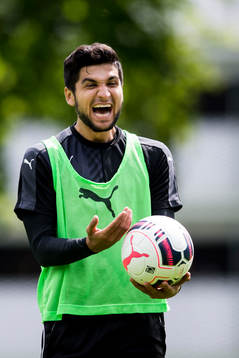 Malmö FFs Mahmut Özen skrattar