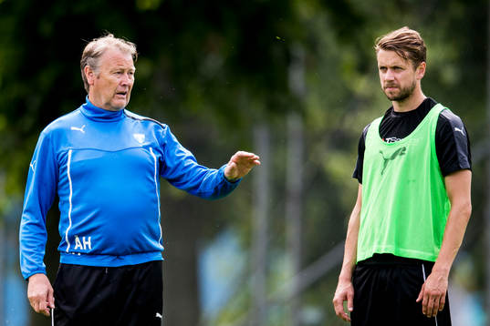 Malmö FFs tränare Åge Hareide och nyförvärvet Kári
