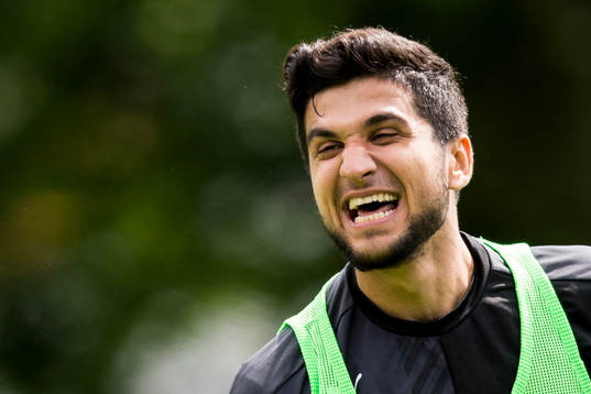 Malmö FFs Mahmut Özen skrattar