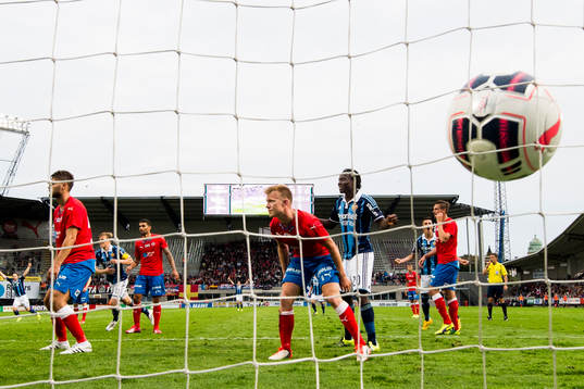 Helsingborgs Victor Palsson och Andreas Landgren deppar