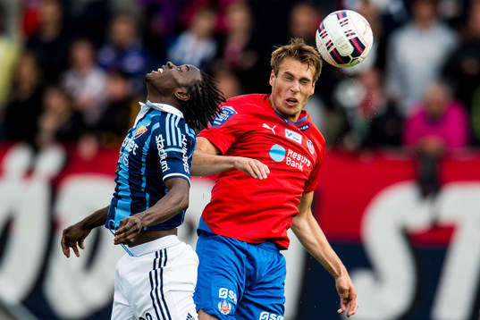 Djurgårdens Sam Johnson i nickduell med Helsingborgs