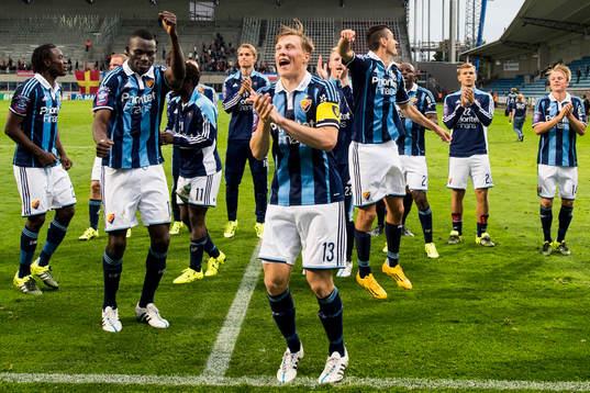 Djurgårdens spelare med Emil Bergström (m) jublar