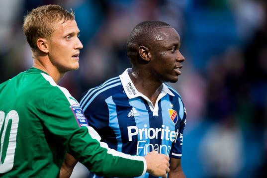 Helsingborgs målvakt Pär Hansson och Djurgårdens Nyasha